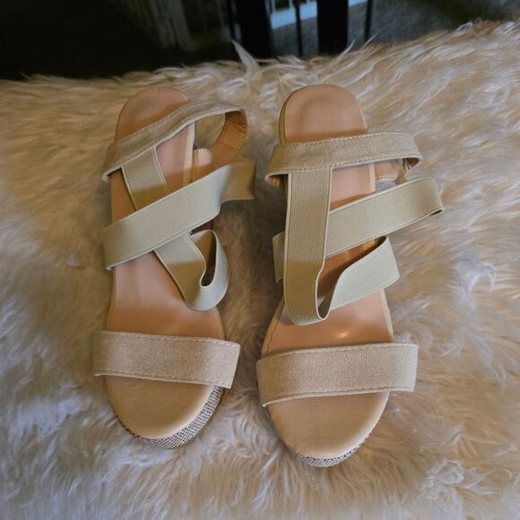 BEIGE PLATFORM WEDGE SANDALS - Picture 1 of 5